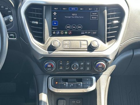 Used 2023 GMC Acadia SLE FWD image 25