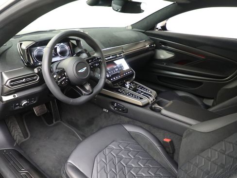 Used 2025 Aston Martin Vanquish image 25