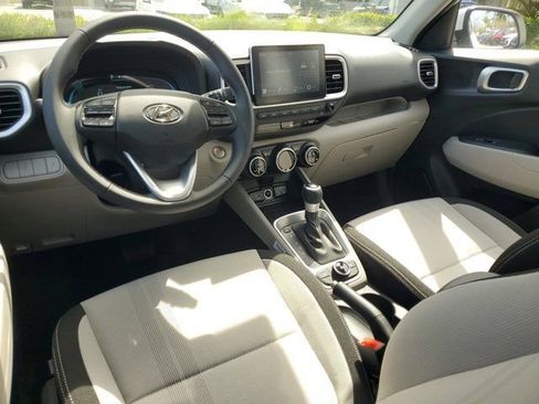 New 2026 Hyundai Venue SEL FWD image 9