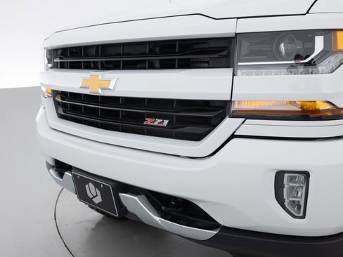 Used 2018 Chevrolet Silverado 1500 LT w/ All Star Edition image 15
