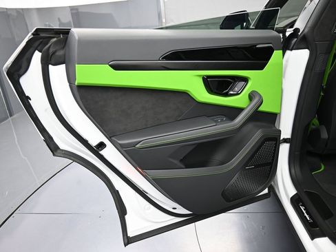 Used 2024 Lamborghini Urus S image 24