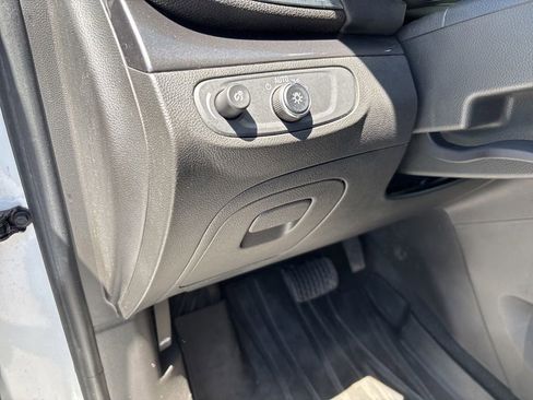 Used 2019 Buick Encore Preferred AWD/4WD image 5