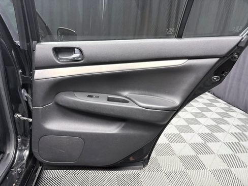 Used 2015 INFINITI Q40 AWD w/ Navigation Package image 24