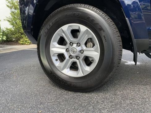 Certified 2024 Toyota 4Runner SR5 AWD/4WD image 38