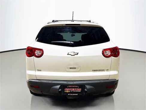 Used 2011 Chevrolet Traverse LS image 8