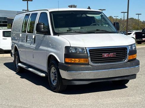 Used 2022 GMC Savana 2500 w/ Driver Convenience Package image 3