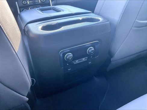 Used 2022 Chevrolet Tahoe LT w/ LT Signature Plus Package image 29