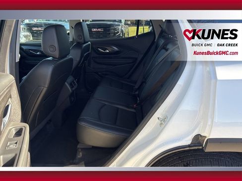 Used 2024 GMC Terrain SLT image 24