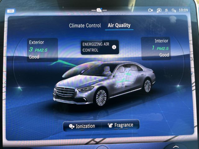 Used 2022 Mercedes-Benz S 580 4MATIC Sedan w/ AMG Line Package image 29