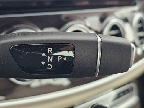 Used 2020 Mercedes-Benz E 350 Sedan image 30