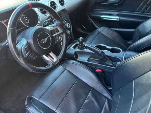 Used 2016 Ford Mustang Coupe RWD image 10