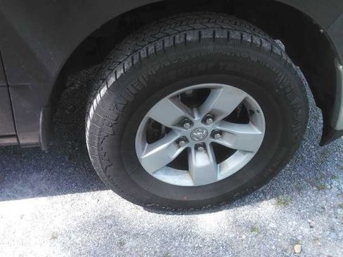 Used 2024 RAM 1500 Classic SLT AWD/4WD image 5