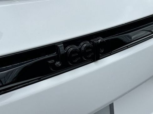 New 2026 Jeep Grand Cherokee Altitude AWD/4WD image 20