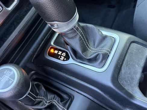 Used 2020 Jeep Wrangler Unlimited Sahara AWD/4WD image 27
