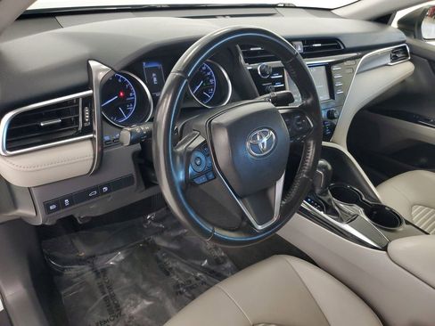 Used 2018 Toyota Camry SE FWD image 9