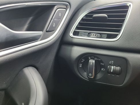 Used 2018 Audi Q3 2.0T Premium image 31