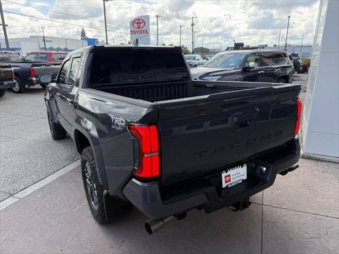 Certified 2026 Toyota Tacoma TRD Sport AWD/4WD image 6
