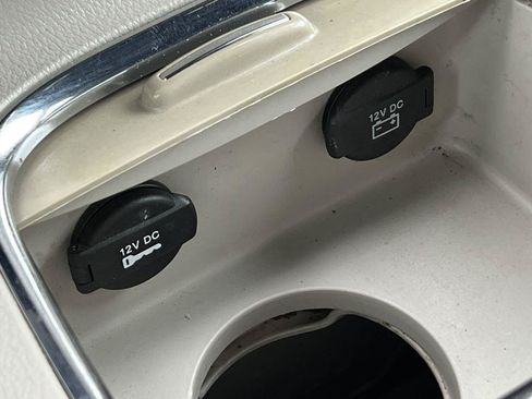Used 2019 Dodge Grand Caravan SXT FWD image 26
