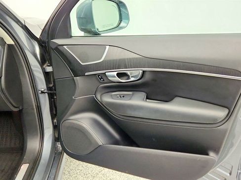 Used 2020 Volvo XC90 T5 Momentum image 27