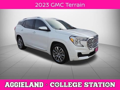 Used 2023 GMC Terrain Denali w/ Denali Premium Package AWD/4WD image 1
