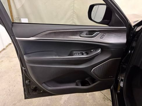Used 2021 Jeep Grand Cherokee L Limited AWD/4WD image 40