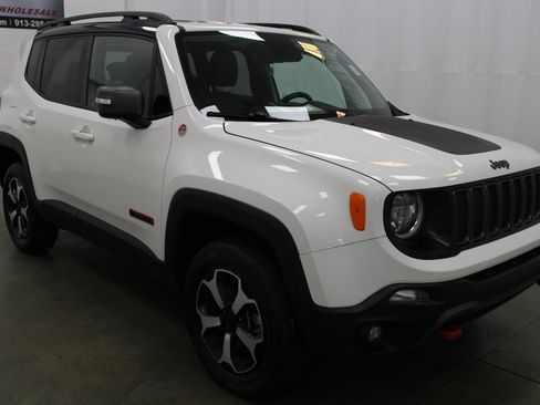 Used 2019 Jeep Renegade Trailhawk image 3