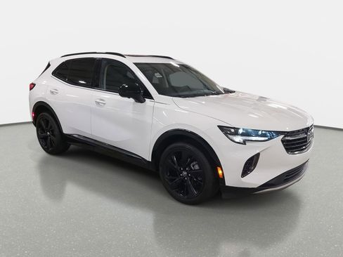 Used 2022 Buick Envision Essence w/ Technology Package II image 3