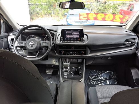 Used 2024 Nissan Rogue SV FWD image 23