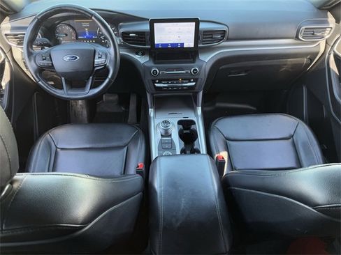 Used 2020 Ford Explorer XLT w/ Equipment Group 202A image 11