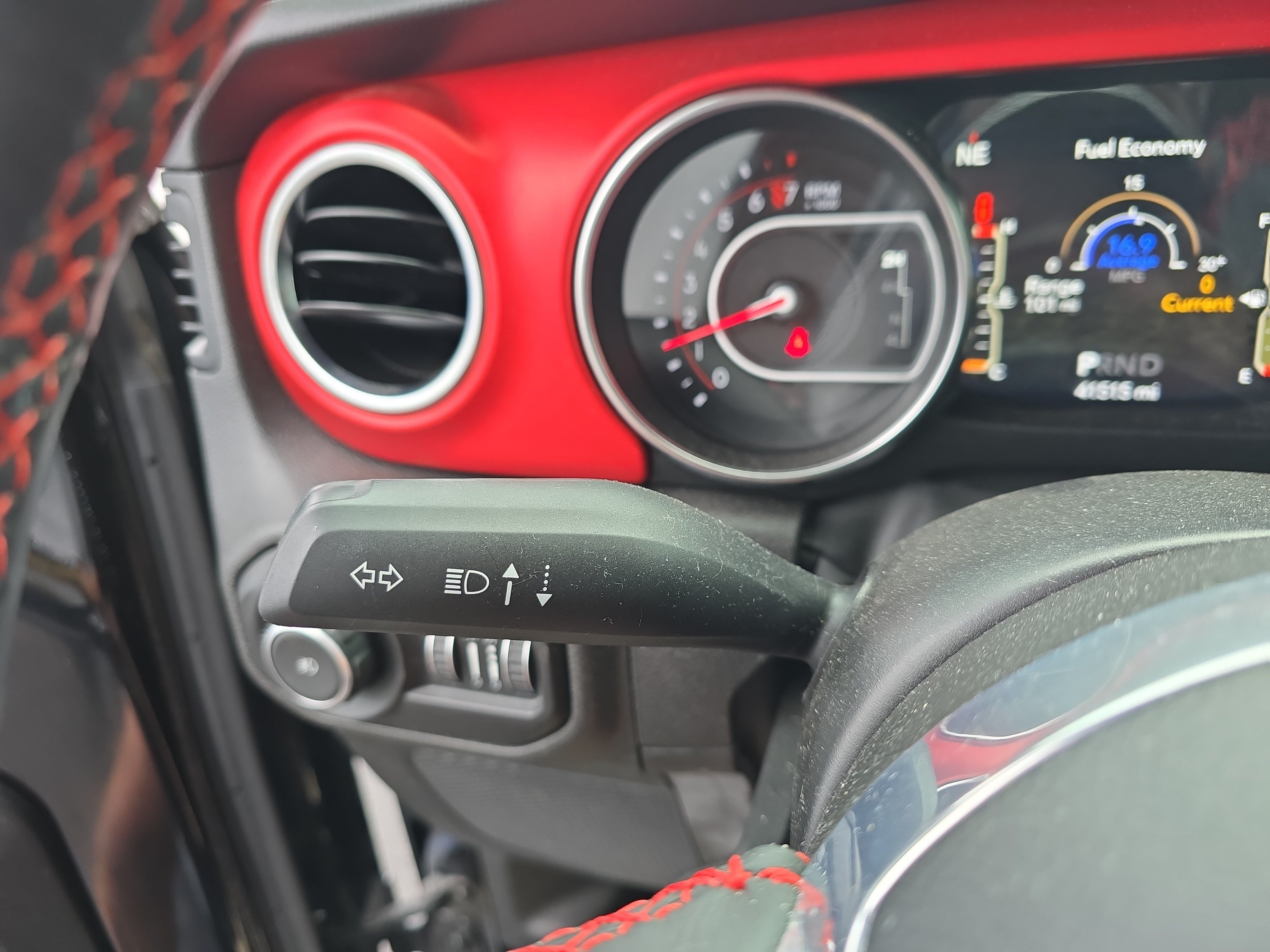 Used 2022 Jeep Wrangler Unlimited Rubicon w/ Xtreme Recon 35" Tire Package AWD/4WD image 23