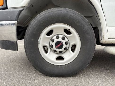 Used 2024 GMC Savana 2500 w/ Driver Convenience Package image 18