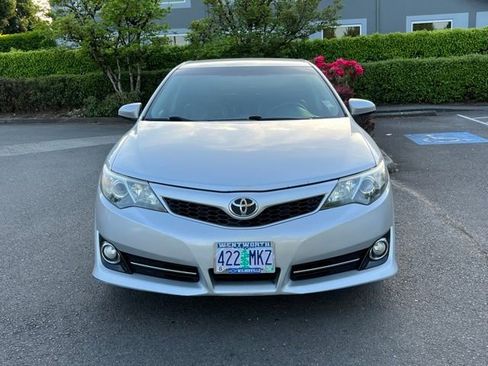 Used 2013 Toyota Camry SE FWD image 2