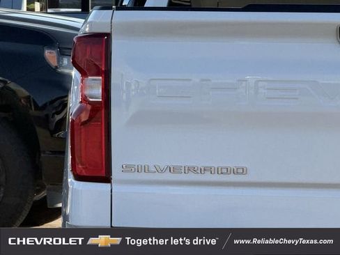 Used 2025 Chevrolet Silverado 1500 RST w/ Convenience Package II AWD/4WD image 9