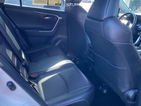 Used 2019 Toyota RAV4 Limited image 17