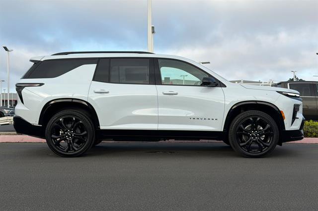 New 2027 Chevrolet Traverse RS AWD/4WD image 3