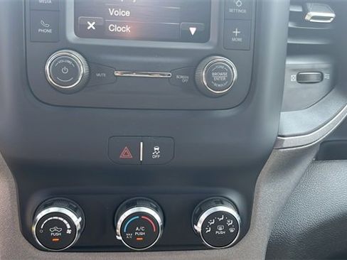 Used 2024 RAM 2500 Tradesman w/ Chrome Appearance Group image 23