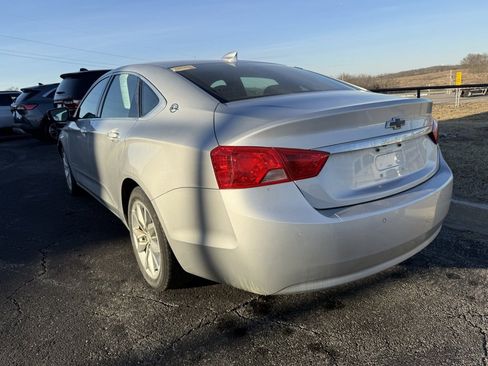 Used 2016 Chevrolet Impala LT w/ Convenience Package image 8