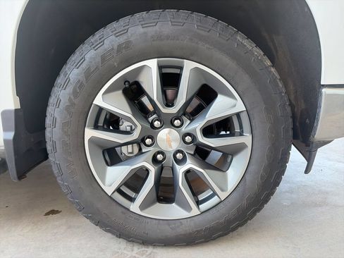 Certified 2025 Chevrolet Silverado 1500 LT AWD/4WD image 34