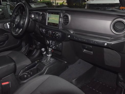 Used 2021 Jeep Wrangler Sport AWD/4WD image 17