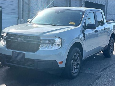 Used 2022 Ford Maverick XLT FWD image 2