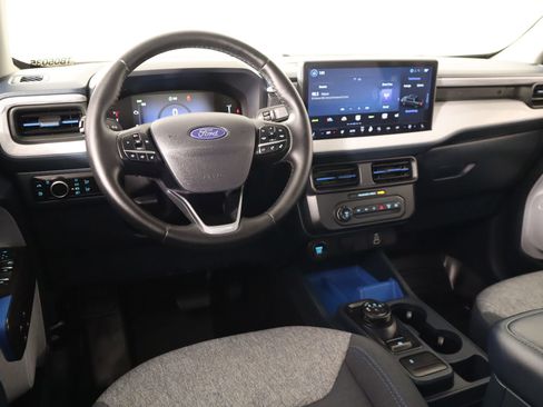 Used 2025 Ford Maverick XLT w/ XLT Luxury Package image 2