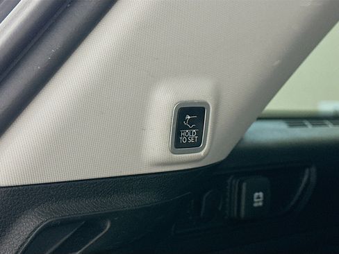 Used 2022 Jeep Grand Cherokee Limited 4xe image 32