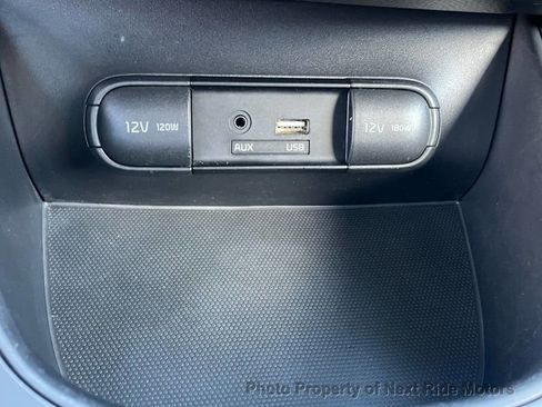Used 2016 Kia Soul FWD image 28