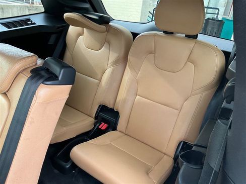 Used 2018 Volvo XC90 T6 Momentum w/ Momentum Plus Package image 34