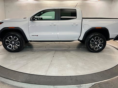 Used 2024 GMC Canyon AT4 w/ Technology Package image 2