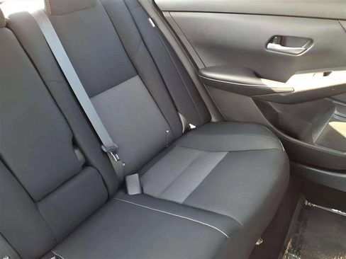 Used 2021 Nissan Sentra SV w/ Lighting Package image 18