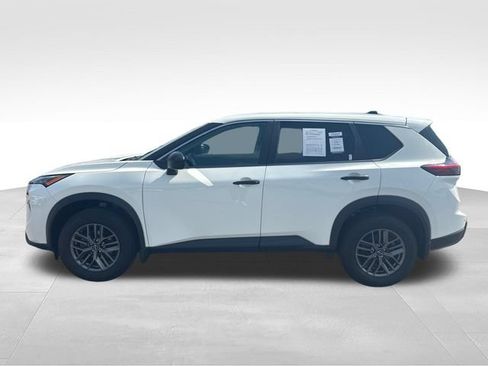Certified 2024 Nissan Rogue S FWD image 2