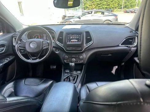 Used 2020 Jeep Cherokee Latitude Plus AWD/4WD image 21