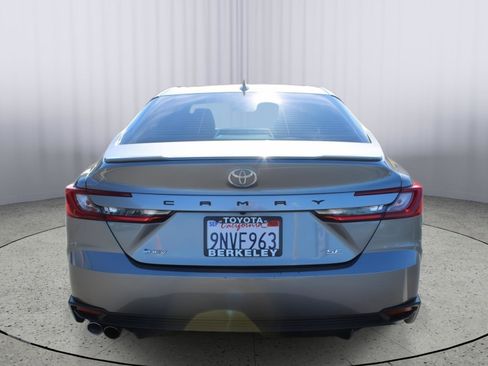 Used 2025 Toyota Camry SE image 7
