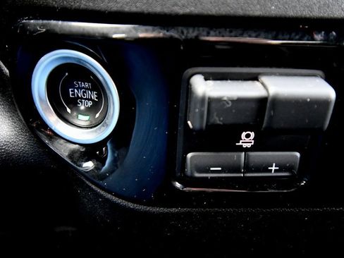 Used 2024 Chevrolet Silverado 2500 LT AWD/4WD image 25